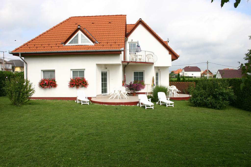 Doina Apartman Залакарос Екстериор снимка